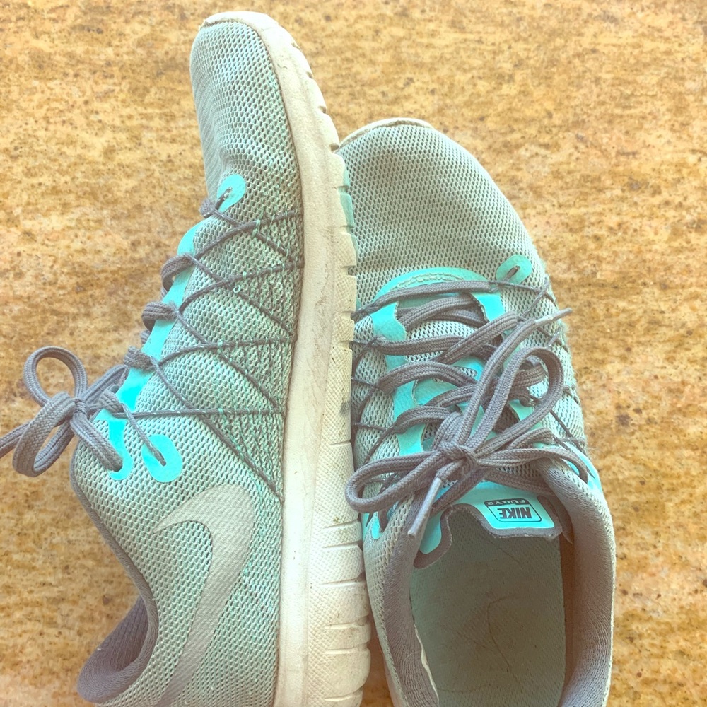 Nike tennis shoes